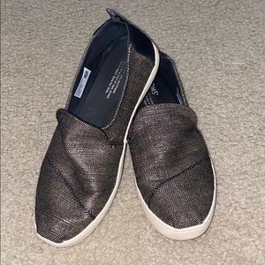 Toms